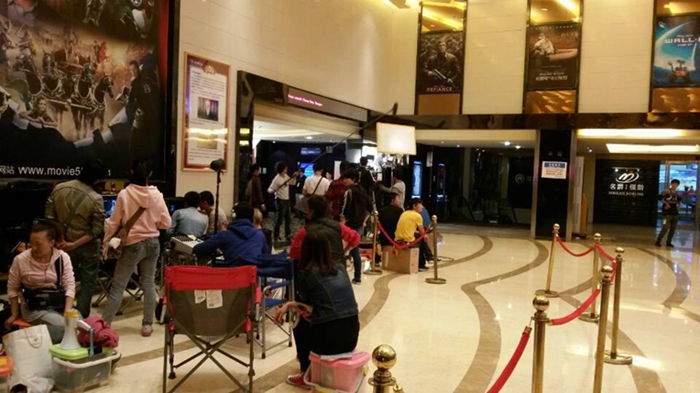 《我的博士老公》攝制組在華億環(huán)球影城取景拍攝