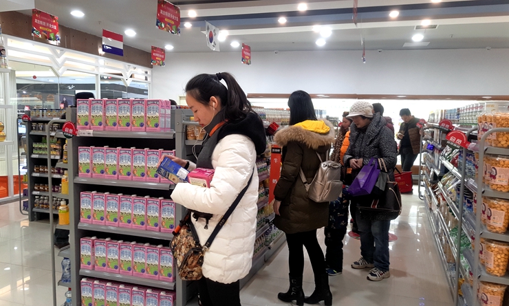 消費者選購商品