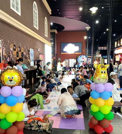 “哆啦A夢”主題繪畫活動現(xiàn)場